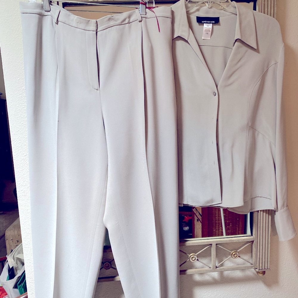 Jones New York silk blouse and pants set